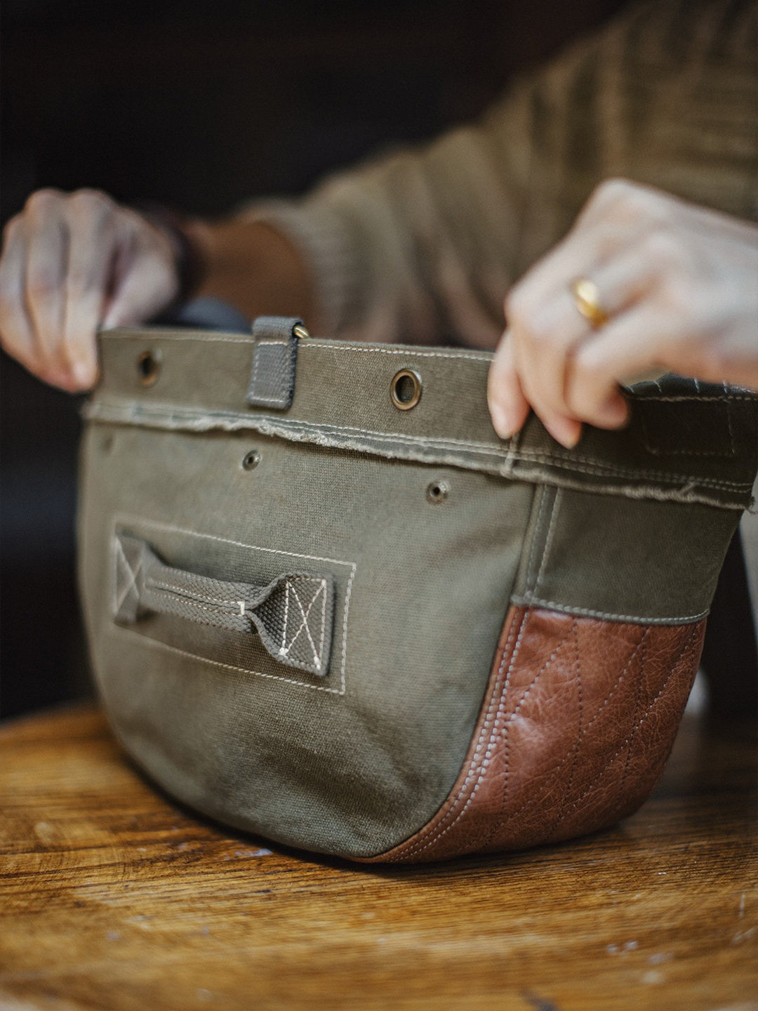 Vintage Stitching Shoulder Bag Army Green Crossbody Bag Large Capacity Commuter Bag