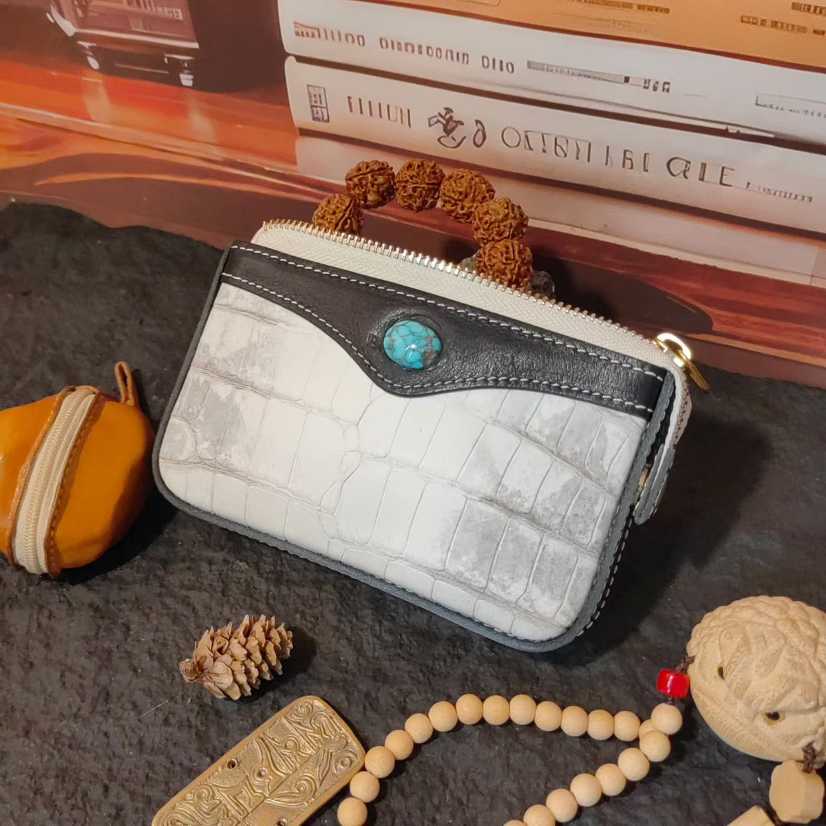 Handmade full-grain vegetable-tanned leather handbags & wallets
