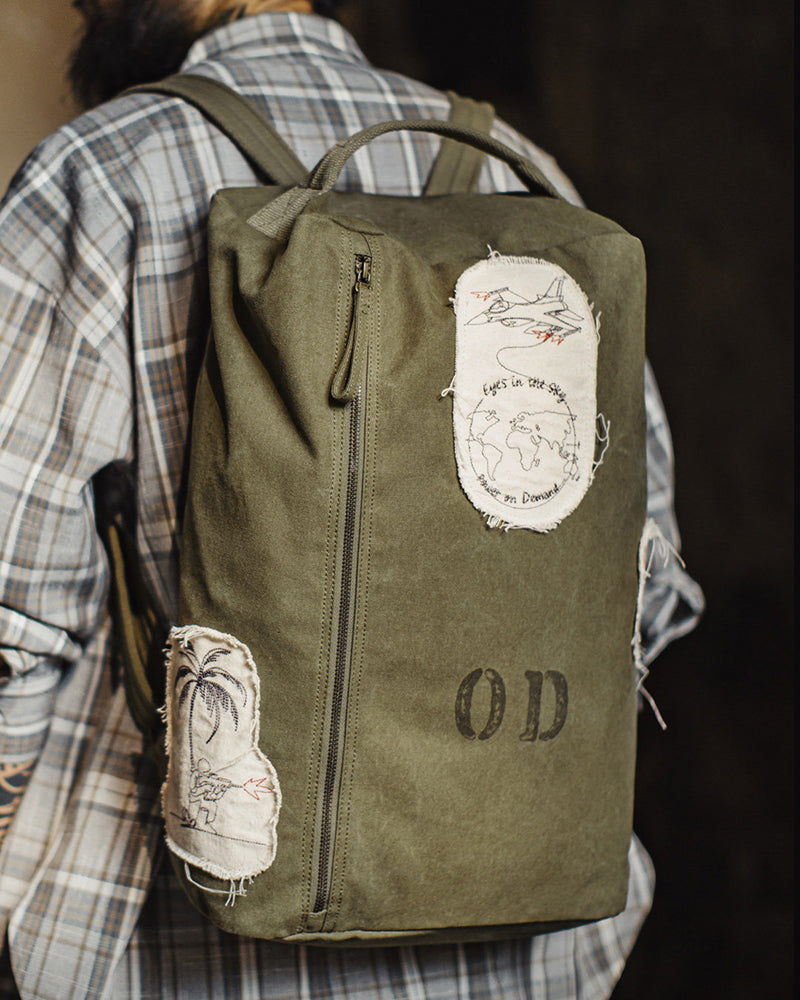 Retro Large Capacity Computer Backpack Travel Hiking Commuter Bucket Backpack