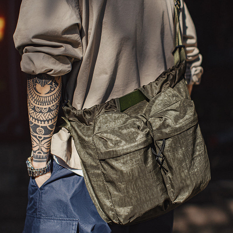 Retro Camouflage Nylon Pilot Helmet Bag Large Capacity Crossbody Bag Handbag