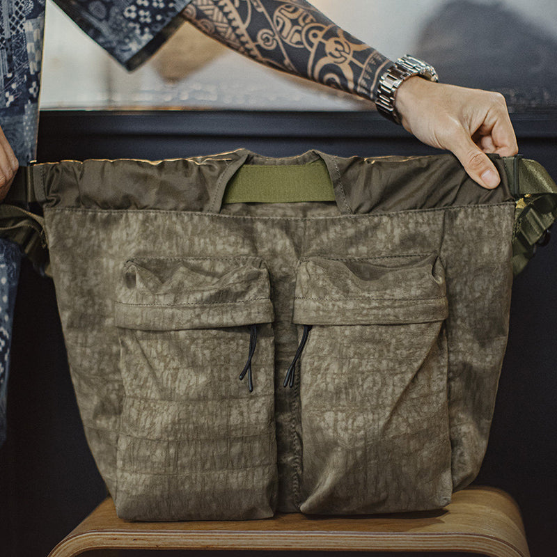 Retro Camouflage Nylon Pilot Helmet Bag Large Capacity Crossbody Bag Handbag