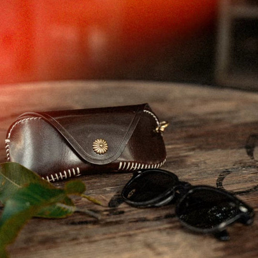 Retro Tanned Leather Glasses Case